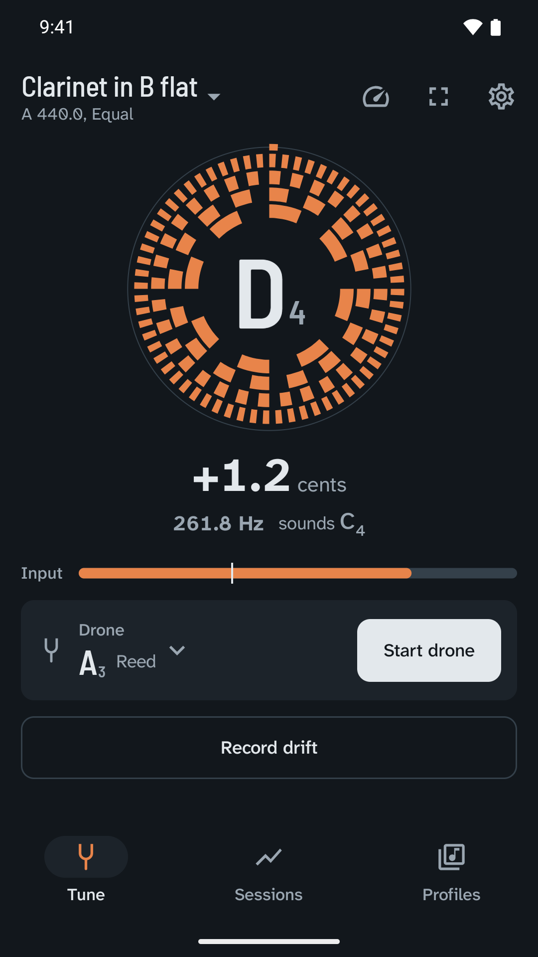 Clarinet in B flat in dark mode, reading a written D4 at +1.2 cents with the sounding C4 beside it